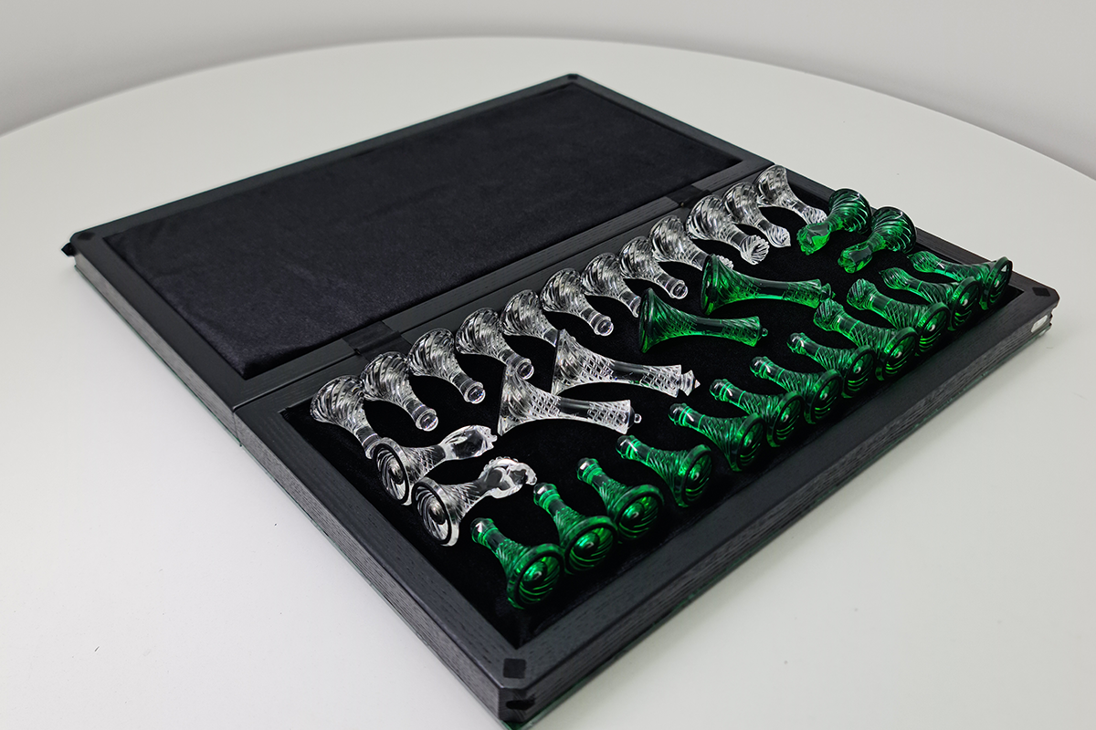 Șah exclusivist: "Jad Imperial" – Șah Verde & Transparent din sticlă securizată, 50x50 cm