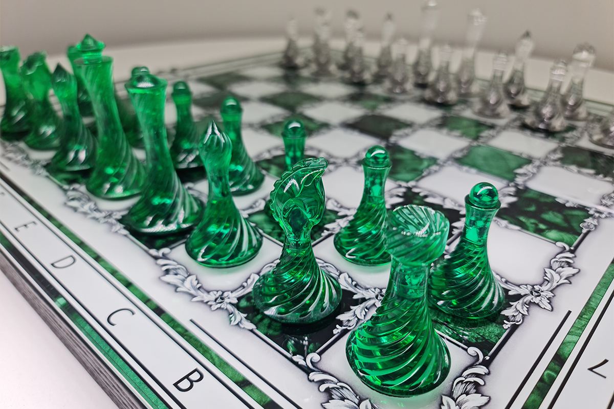 Șah exclusivist: "Jad Imperial" – Șah Verde & Transparent din sticlă securizată, 50x50 cm