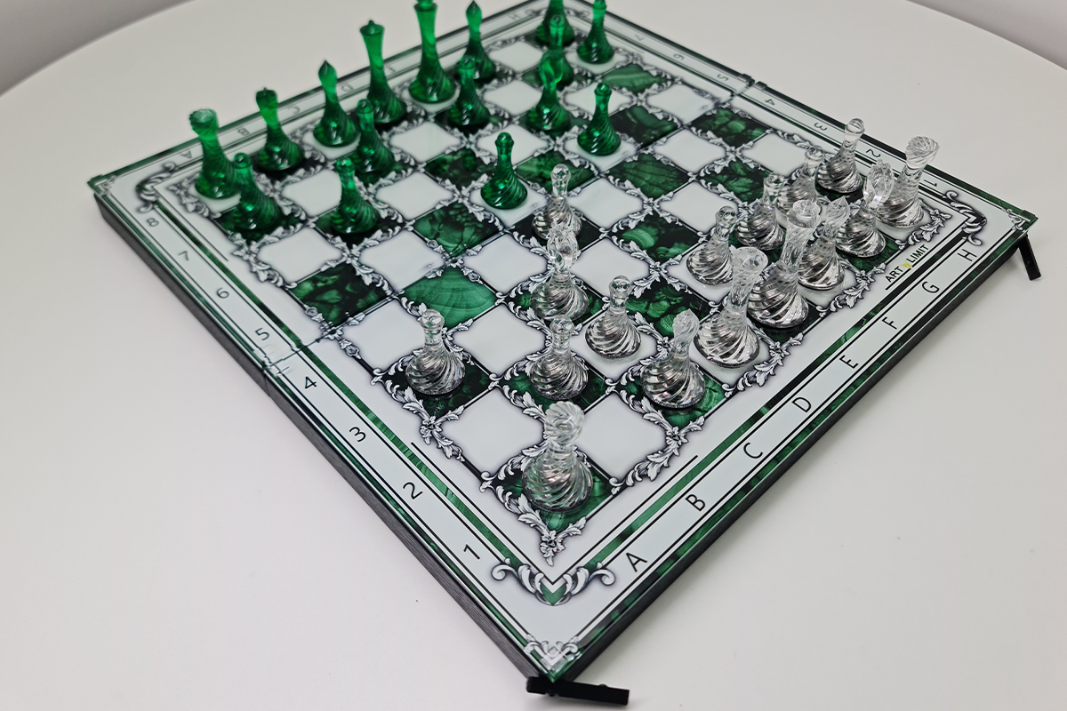 Șah exclusivist: "Jad Imperial" – Șah Verde & Transparent din sticlă securizată, 50x50 cm