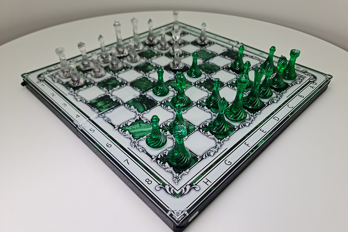 Șah exclusivist: "Jad Imperial" – Șah Verde & Transparent din sticlă securizată, 50x50 cm