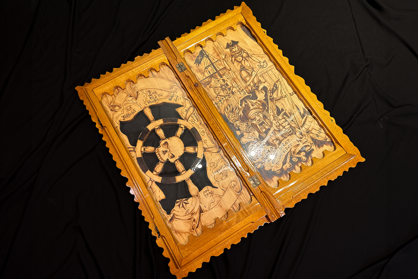 Exclusiv: "Cârmă Aventurilor" 66x66 cm