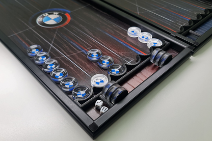Exclusive: „BMW Heritage” – joc de table din furnir de stejar