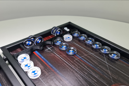 Exclusive: „BMW Heritage” – joc de table din furnir de stejar